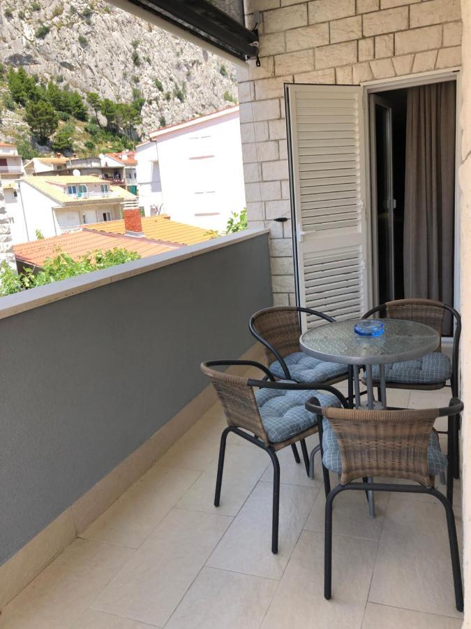 Omis - Private Ensuite Room With Balcony - Hotel Style Экстерьер фото
